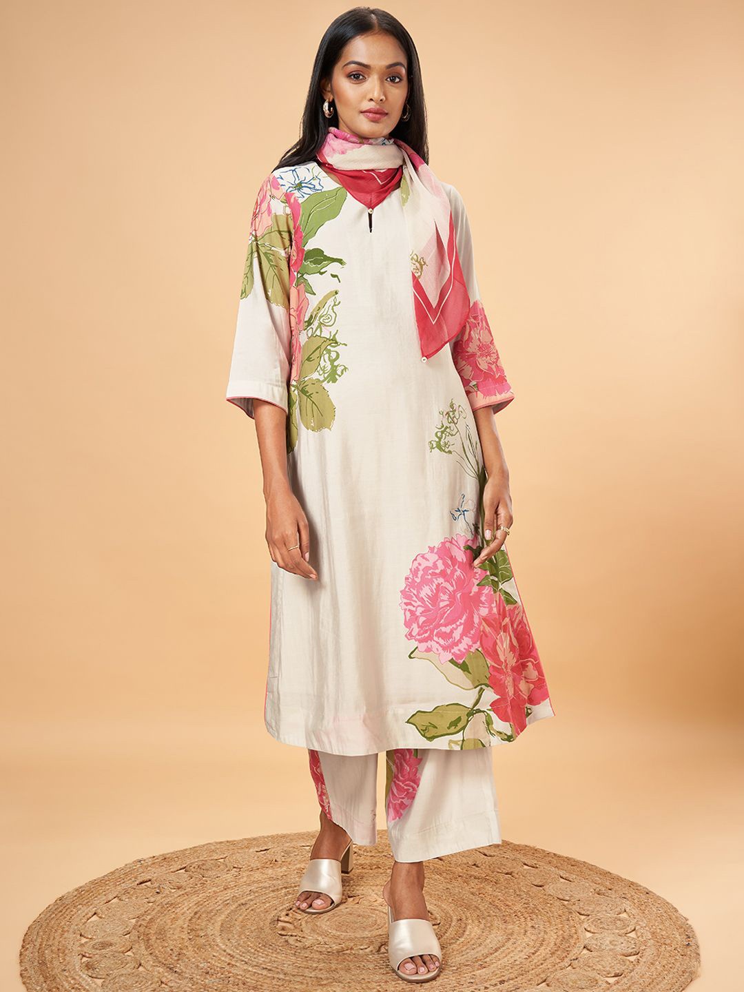 

Marigold Lane Women Floral Printed Regular Kurta with Palazzo & With Dupatta, White