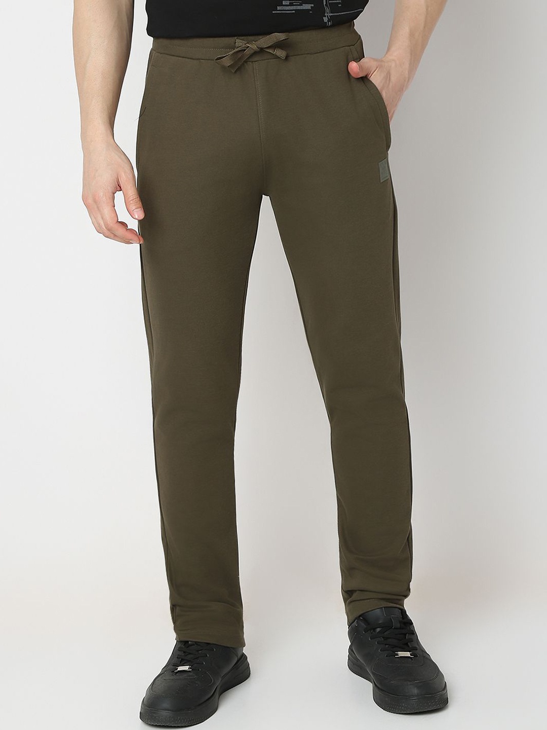 

Underjeans by Spykar Men Mid Rise Regular Fit Track Pant, Olive