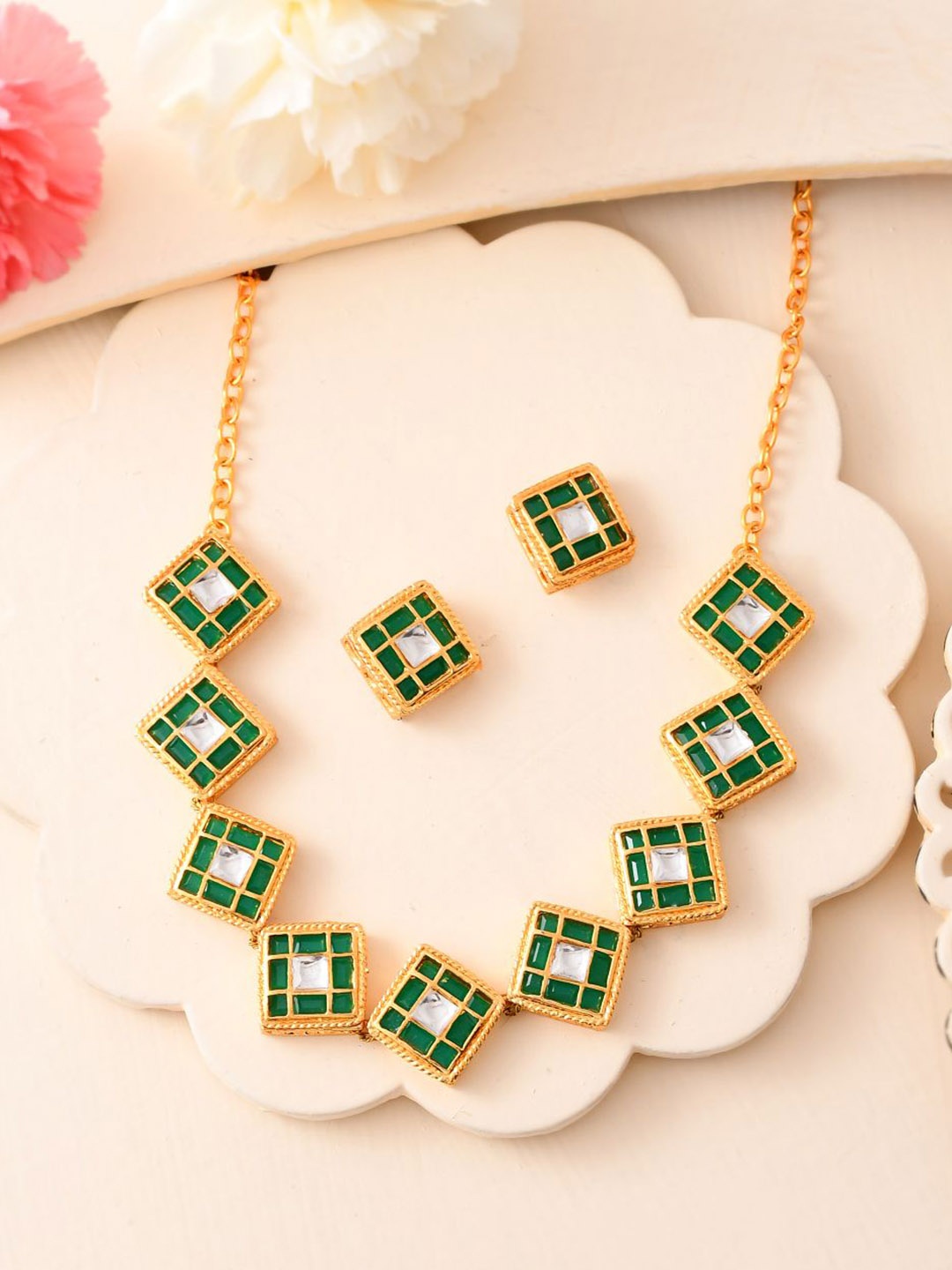 

DASTOOR Gold-Plated Stone-Studded Jewellery Set