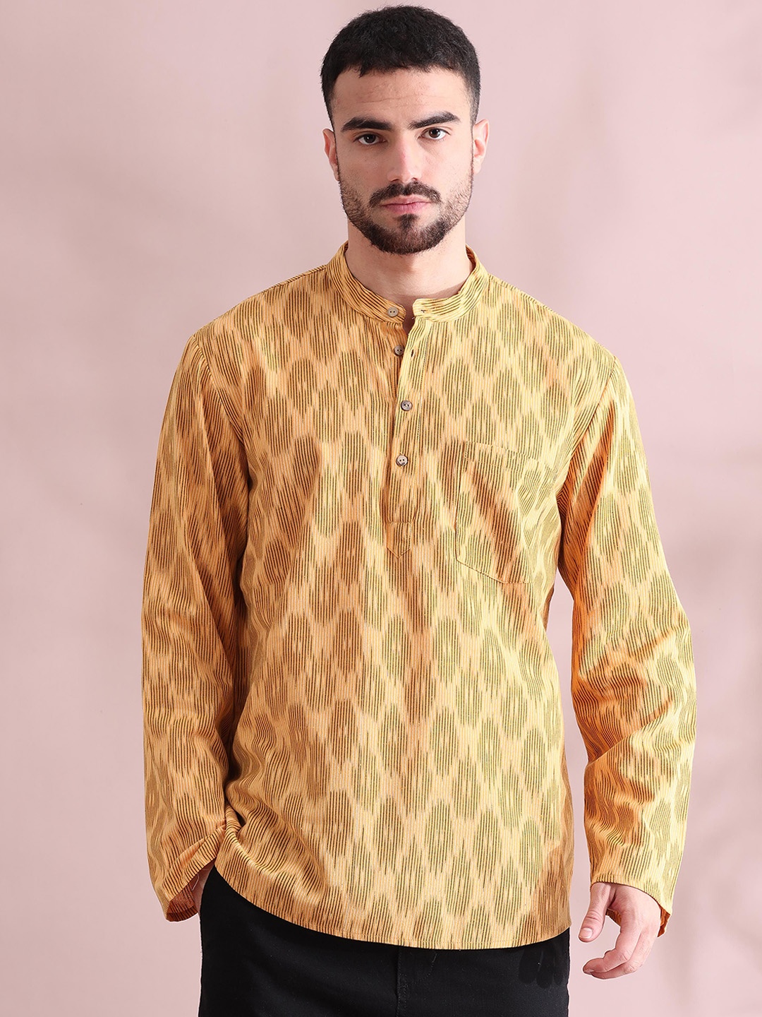 

FILORI Men Ikat Design Pure Cotton Short Kurta, Yellow