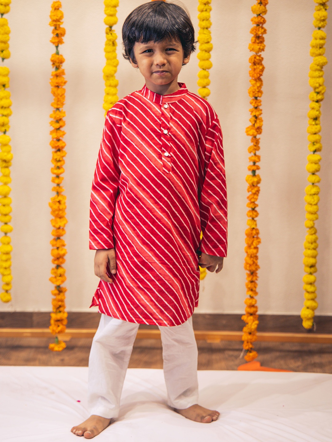 

Hoshi by A&T Boys Leheriya Striped Pure Cotton Kurta With Pyjamas, Red