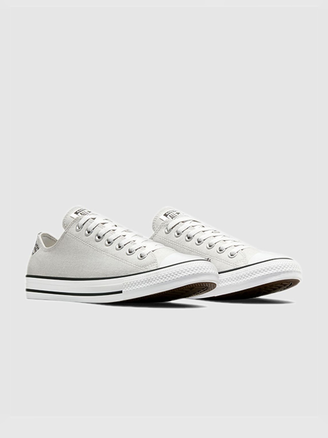 

Converse Unisex Chuck Taylor All Star Boro Stitching Low Top Sneakers, Grey