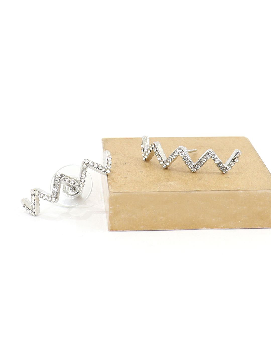 

KRENOZ Sterling Silver Stainless Steel Zigzag Studded Earrings