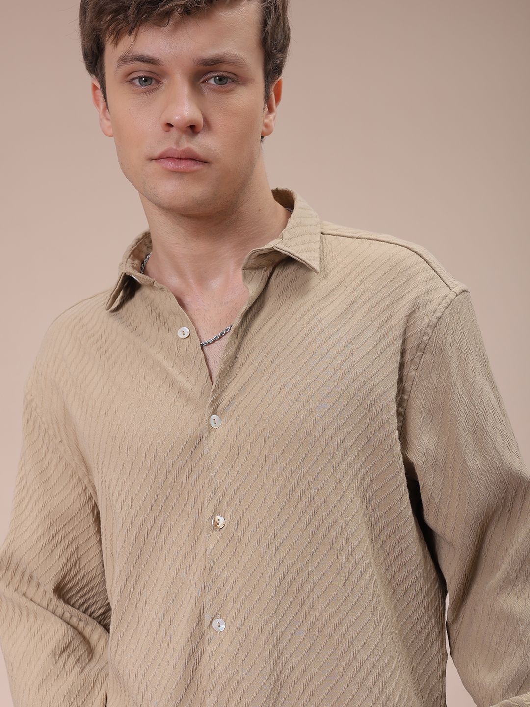 

The Indian Garage Co Men Slim Fit Textured Jacquard Resortwear Shirt, Khaki