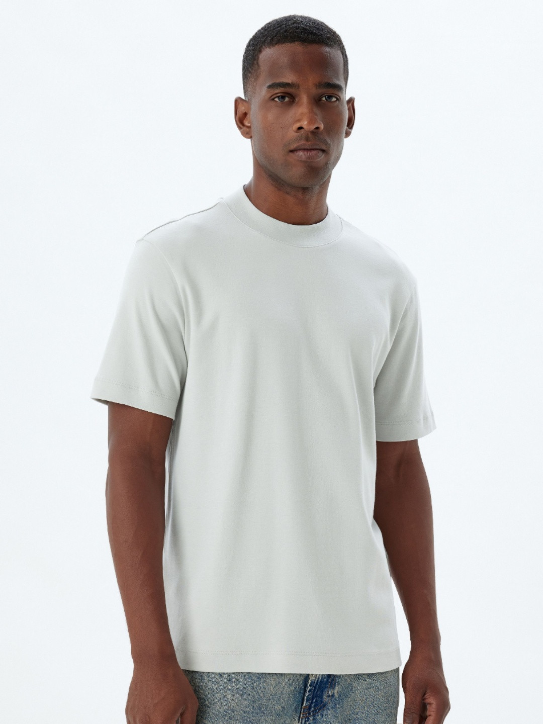 

Koton Men Solid Round Neck Cotton T-shirt, Grey