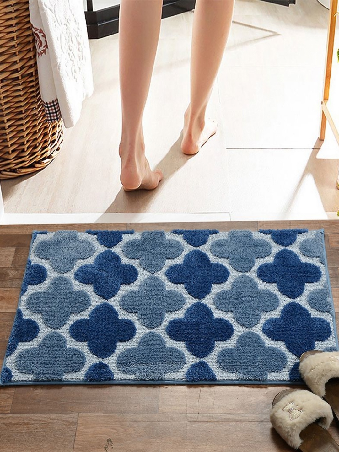 

Pano Blue Abstract 2000 GSM Microfiber Tufted Bath Rugs
