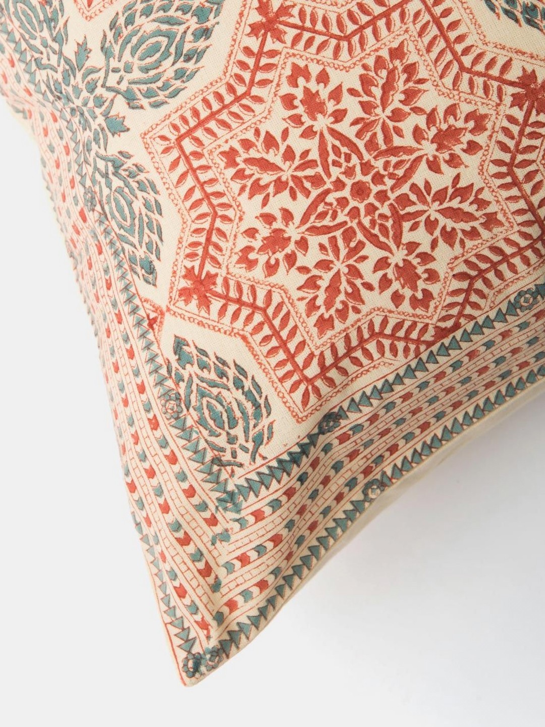 

Fabindia White & Red Floral Printed Pure Cotton Rectangle Pillow Covers
