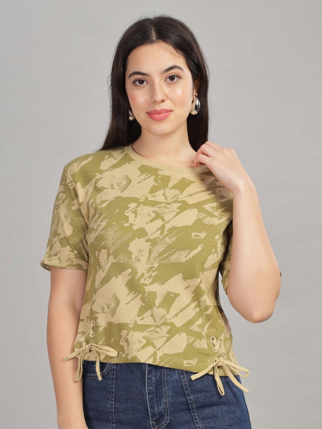 

HEYLAY Women Abstract Printed Round Neck Pure Cotton Slim Fit T-shirt, Beige