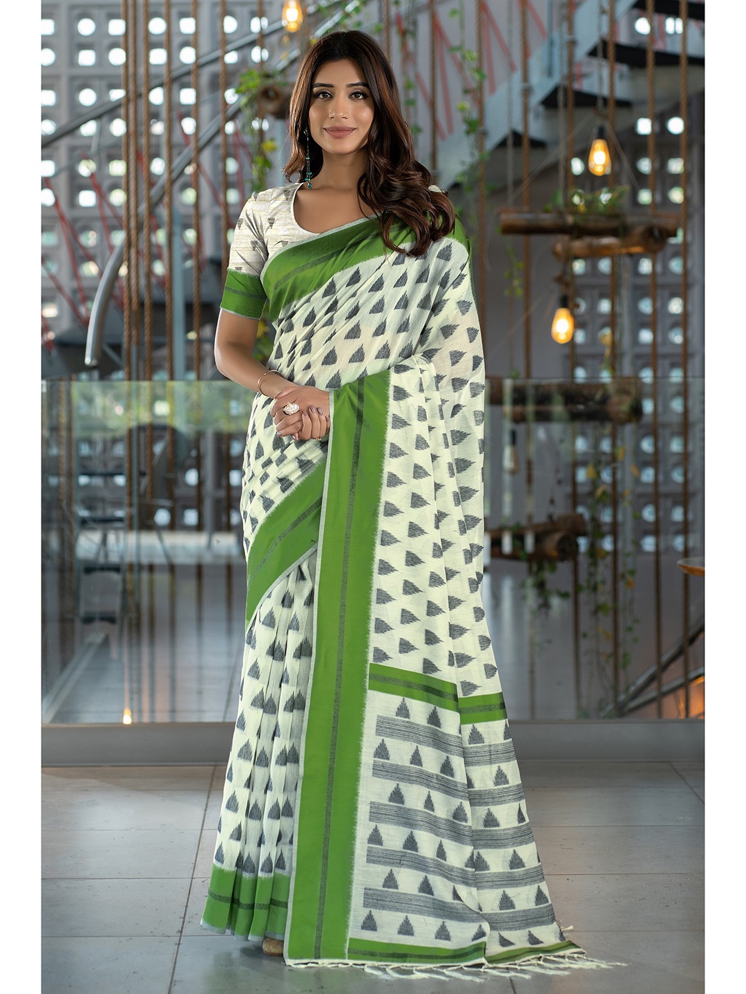 

MAHALASA Geometric Printed Pure Cotton Saree, Green