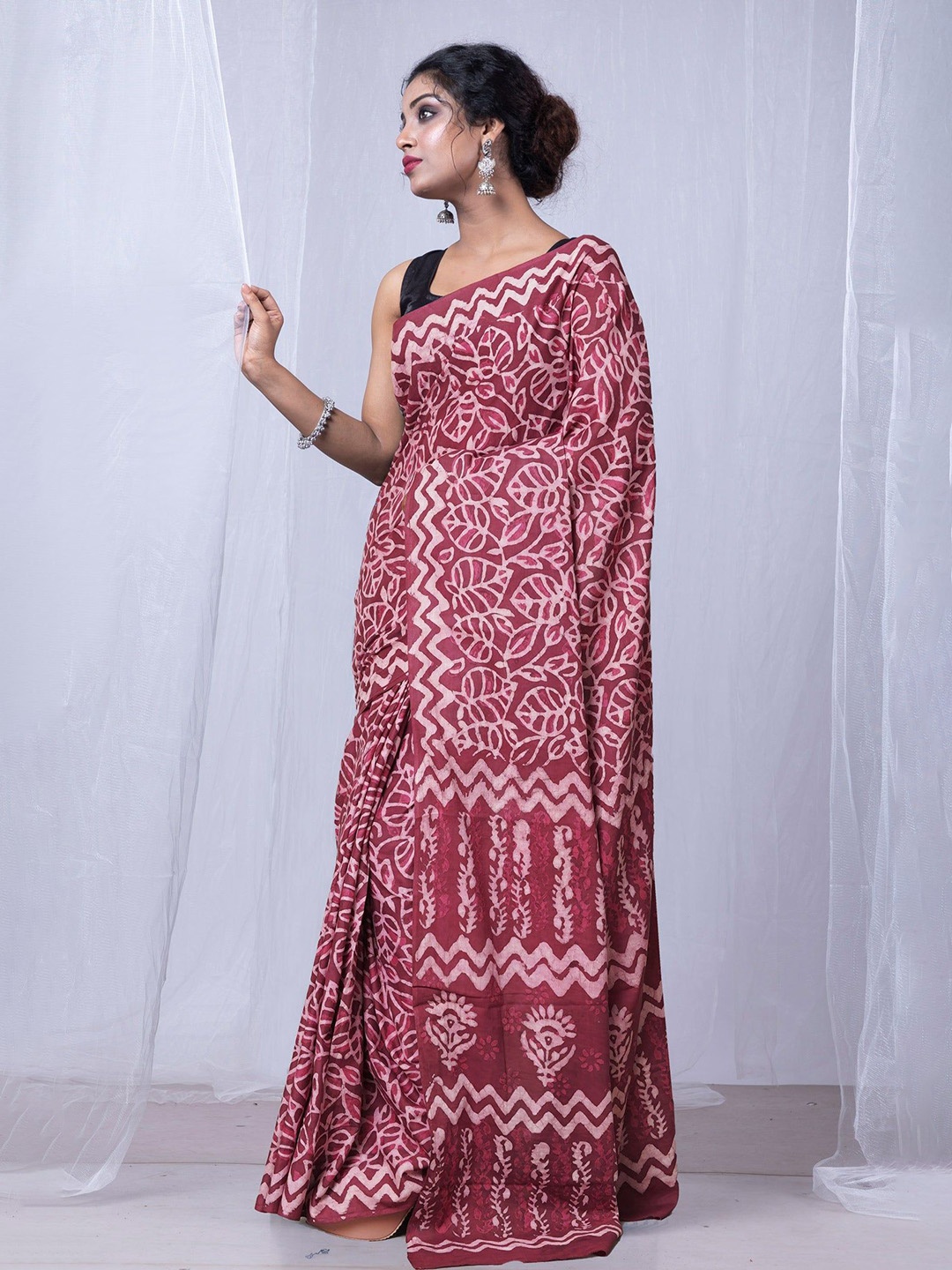 

Unnati Silks Floral Pure Cotton Handloom Dabu Saree, Pink