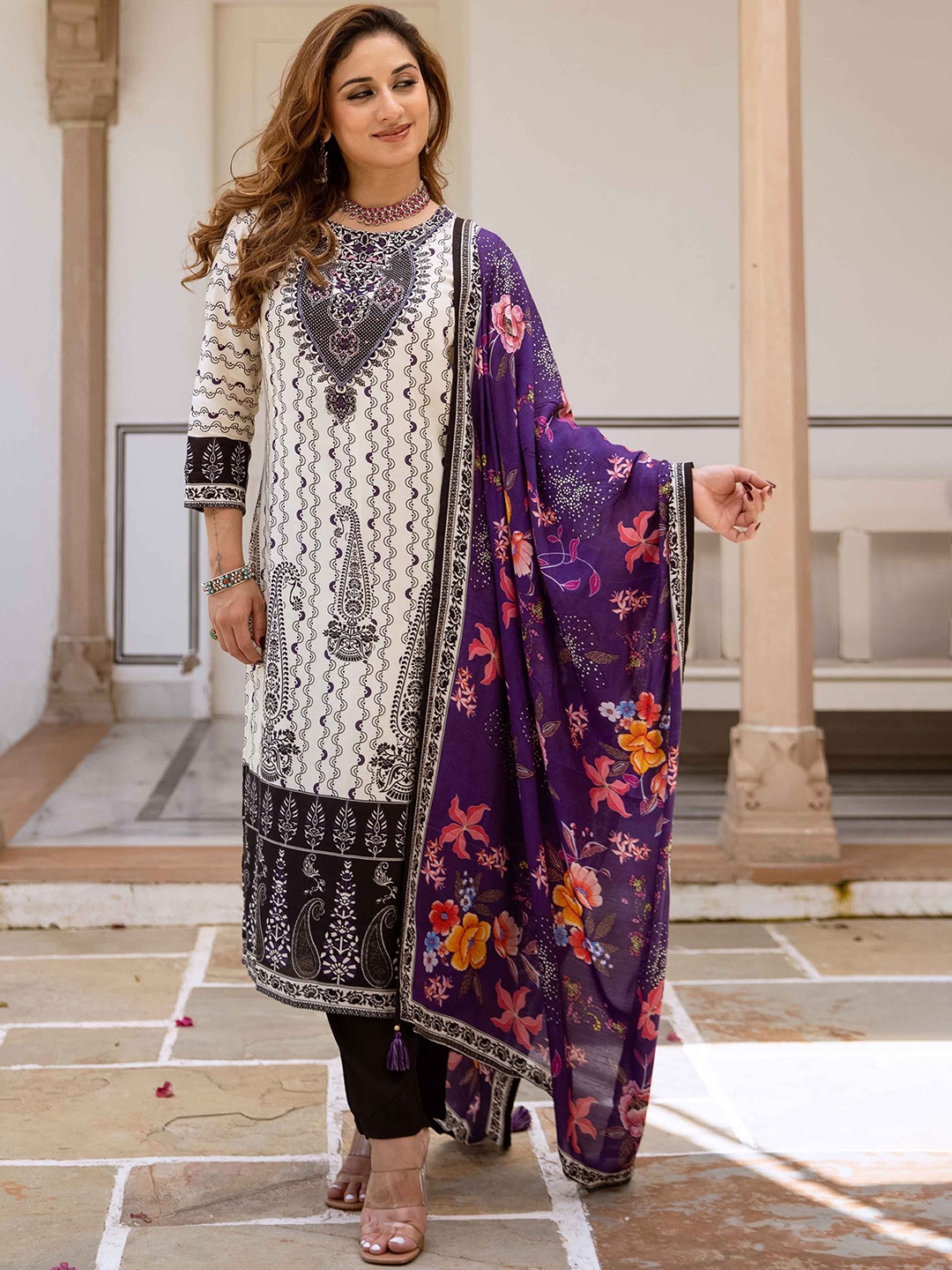 

KALINI Women Floral Printed Regular Thread Work Kurta with Trousers & With Dupatta, White