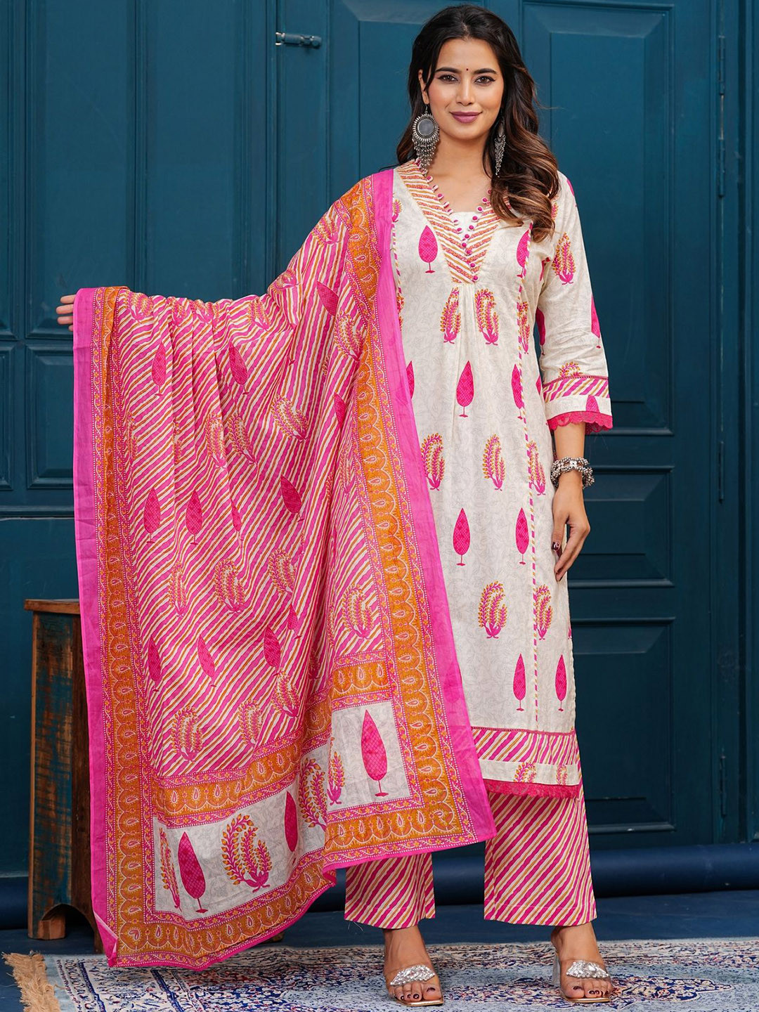 

KALINI Women Paisley Yoke Design Regular Pure Cotton Kurta with Trousers & With Dupatta, White