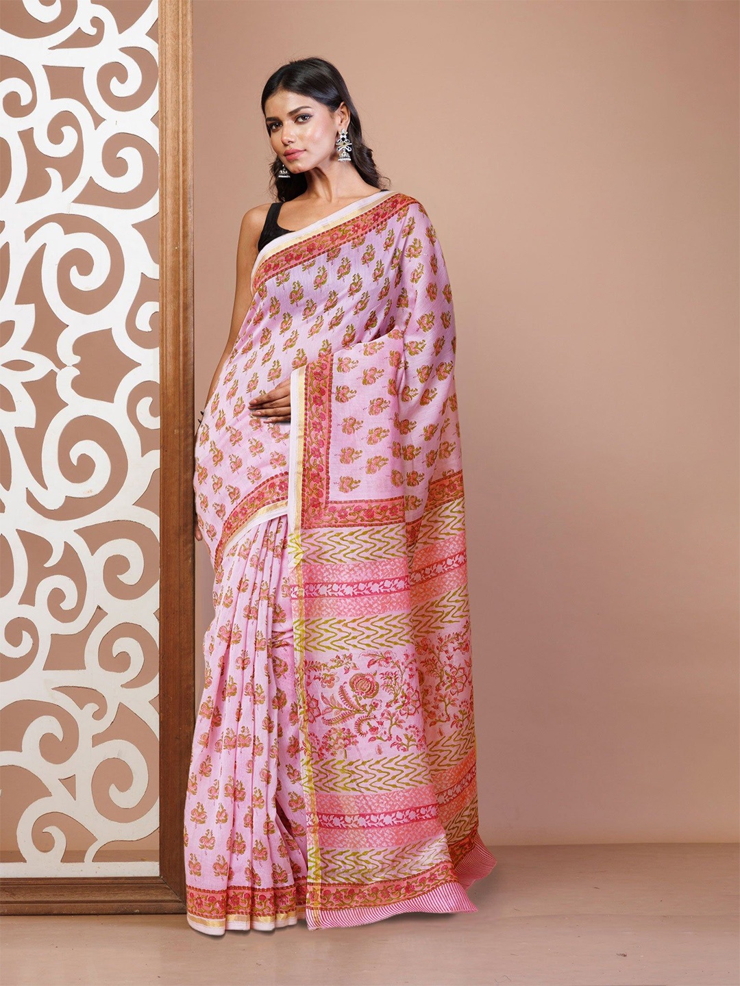 

Unnati Silks Floral Handloom Zari Chanderi Saree, Pink
