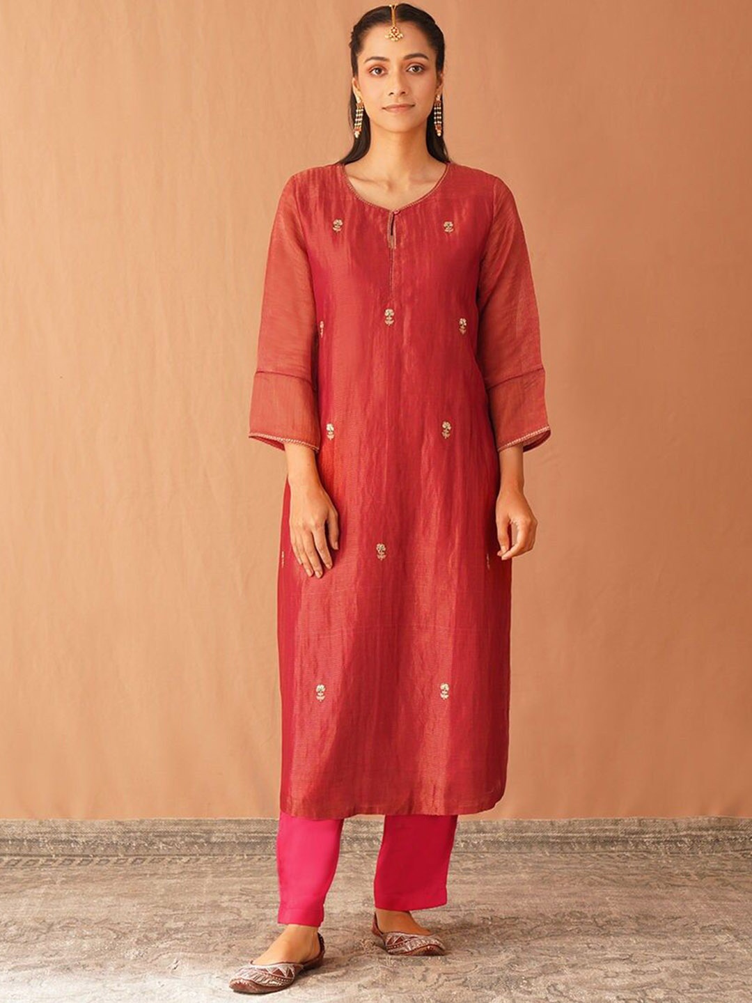 

JAYPORE Embroidered Thread Work Keyhole Neck Straight Kurta With Trousers, Red