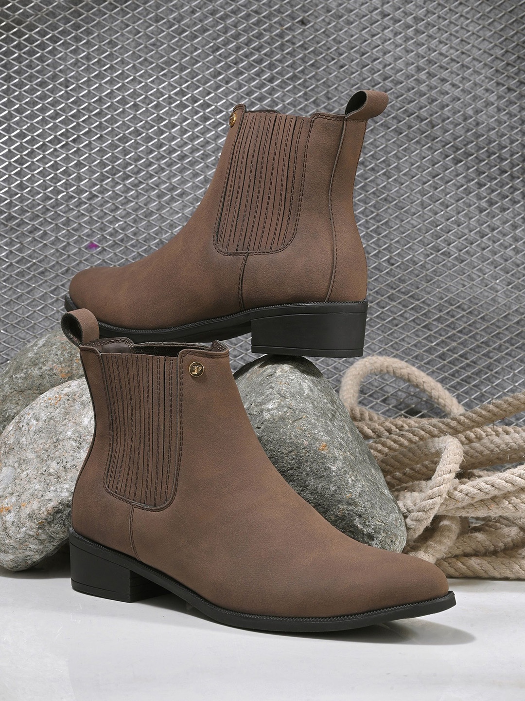 

El Paso Women Block Heeled Chelsea Boots, Brown