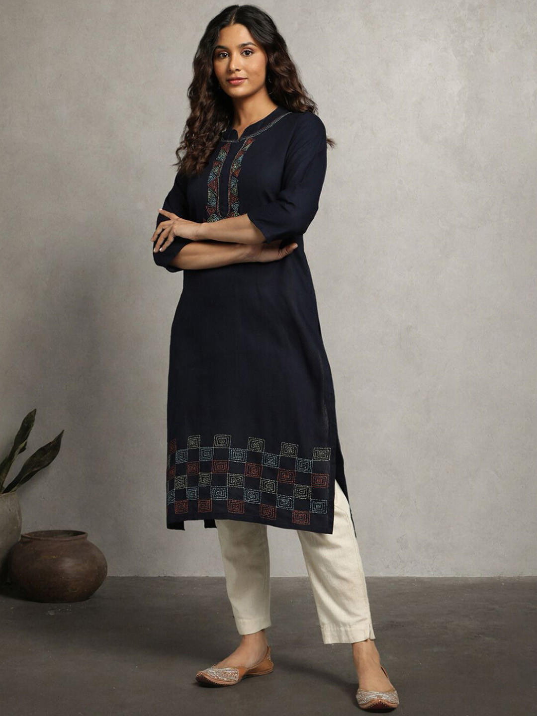 

ArtEastri Women Geometric Embroidered Kantha Work Handloom Kurta, Navy blue