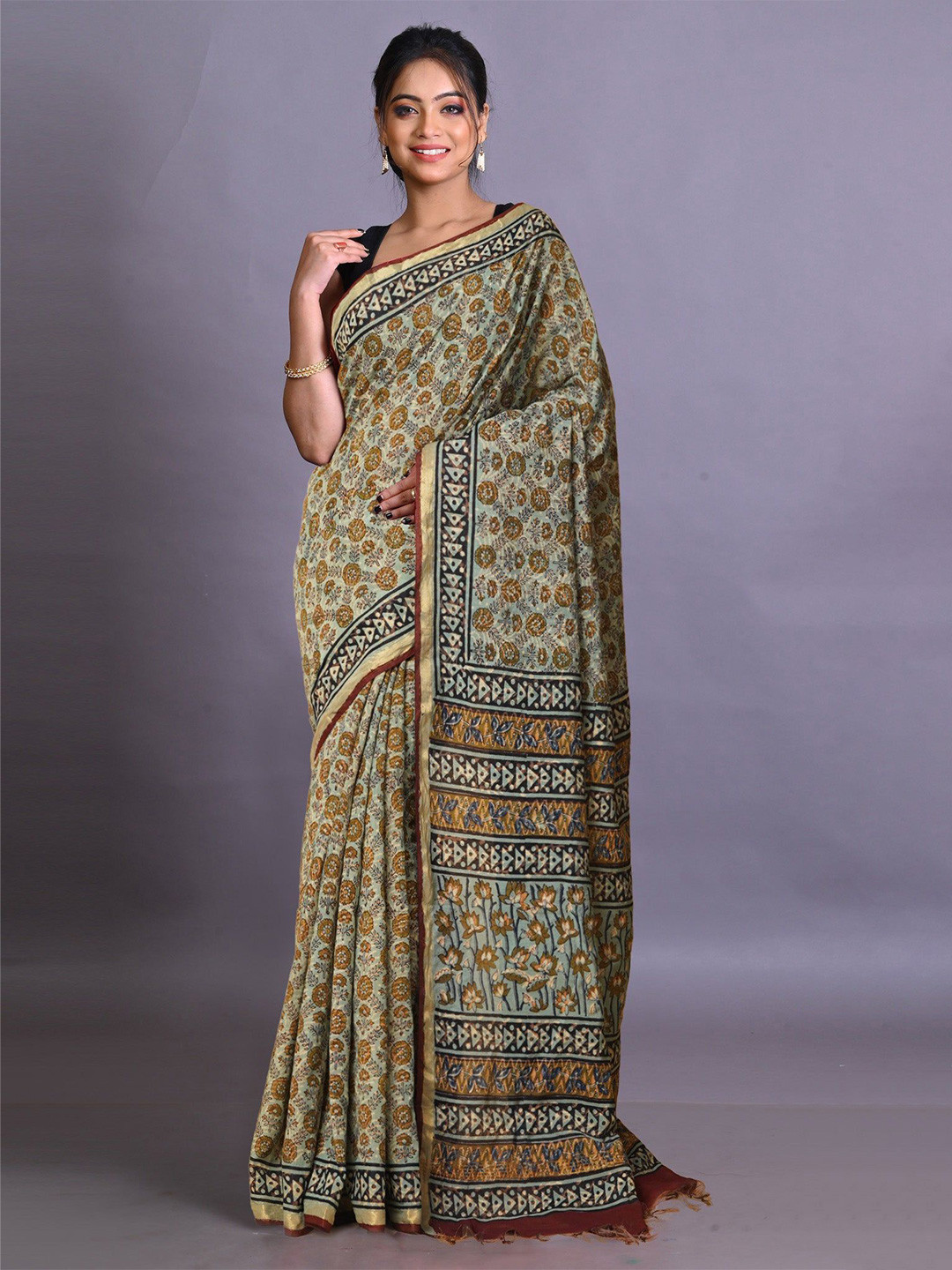 

Unnati Silks Floral Zari Handloom Bagru Saree, Blue