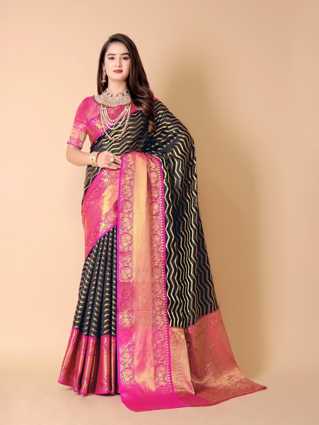 

JAY FASHION Woven Design Zari Banarasi Saree, Black