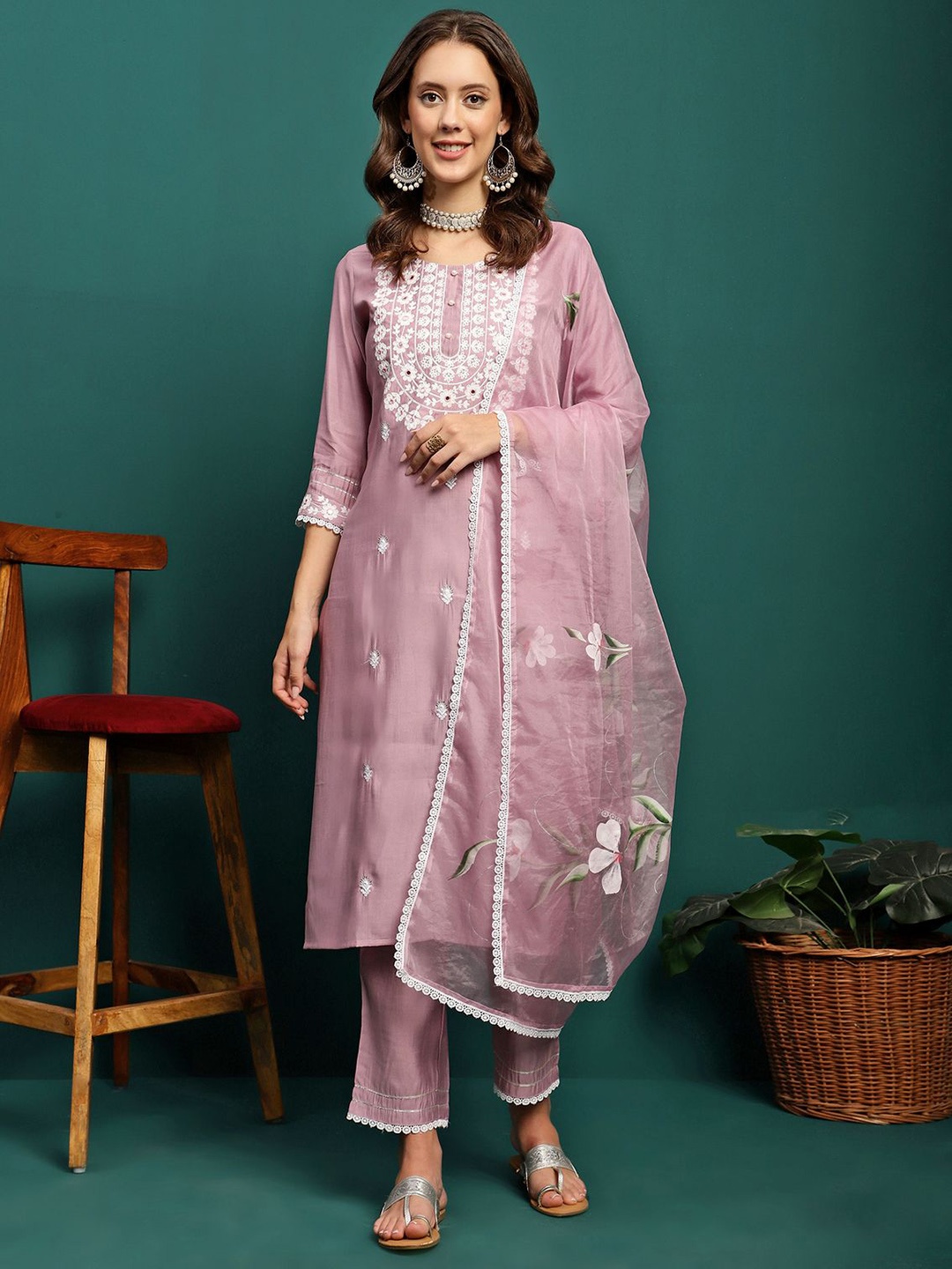 

BANDIA Women Ethnic Motifs Embroidered Regular Mirror Work Kurta with Trousers & Dupatta, Mauve