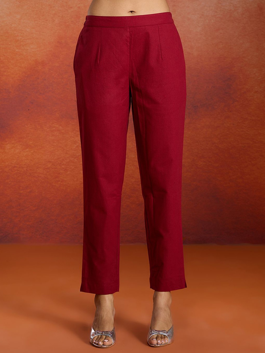 

Likha Women Mid-Rise Straight Fit Regular Trousers, Maroon