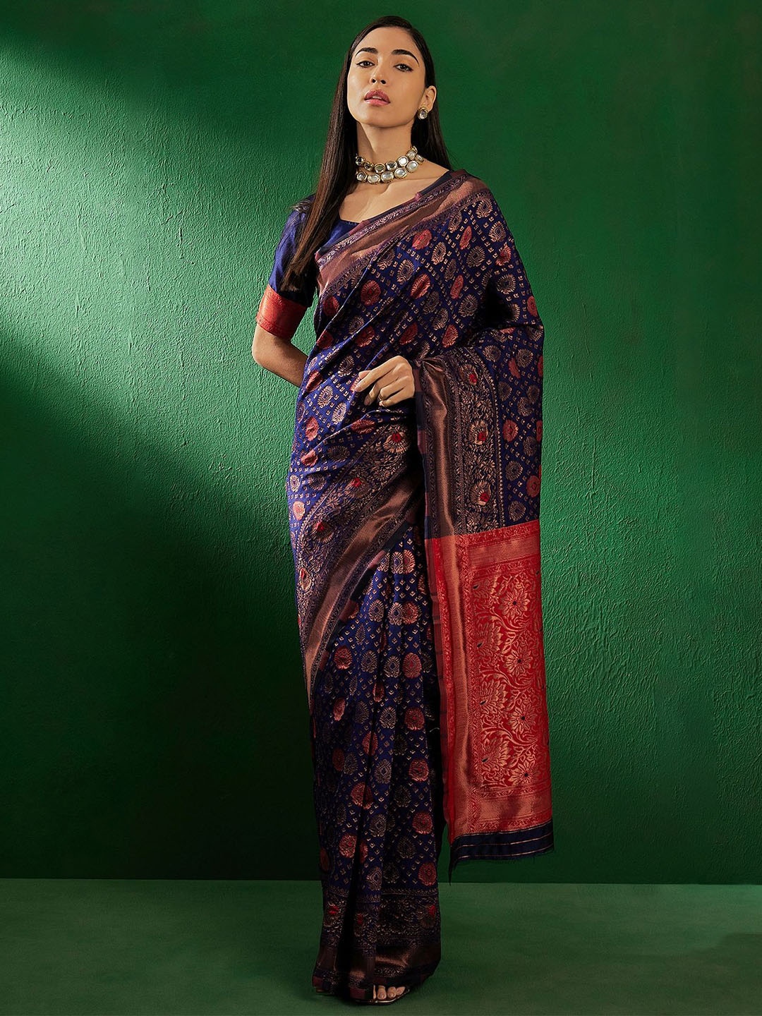 

DIVASTRI Woven Design Zari Designer Banarasi Saree, Navy blue