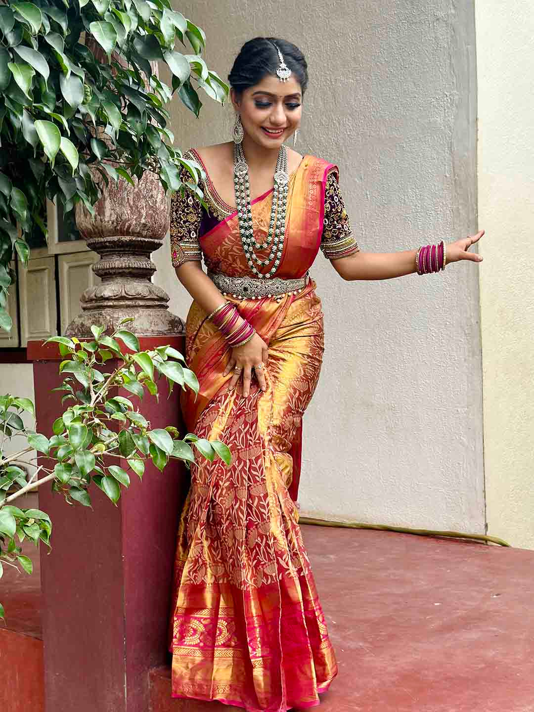 

DrapeMall Woven Design Zari Kanjeevaram Saree, Pink