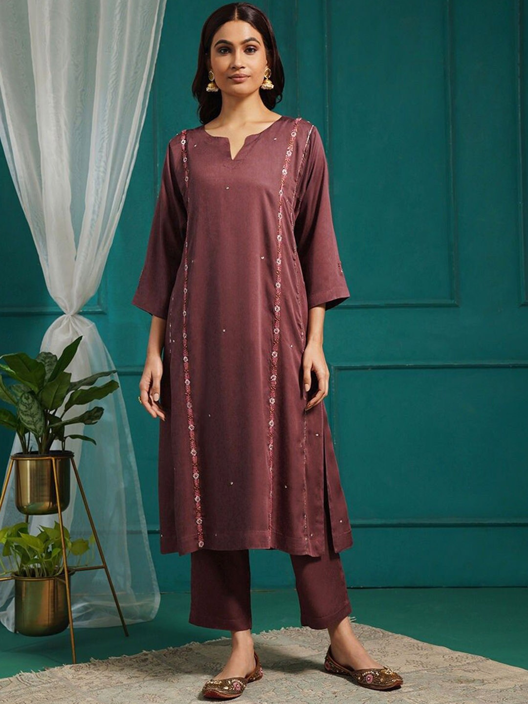 

JAYPORE Floral Embroidered Straight Kurta With Trouser, Purple