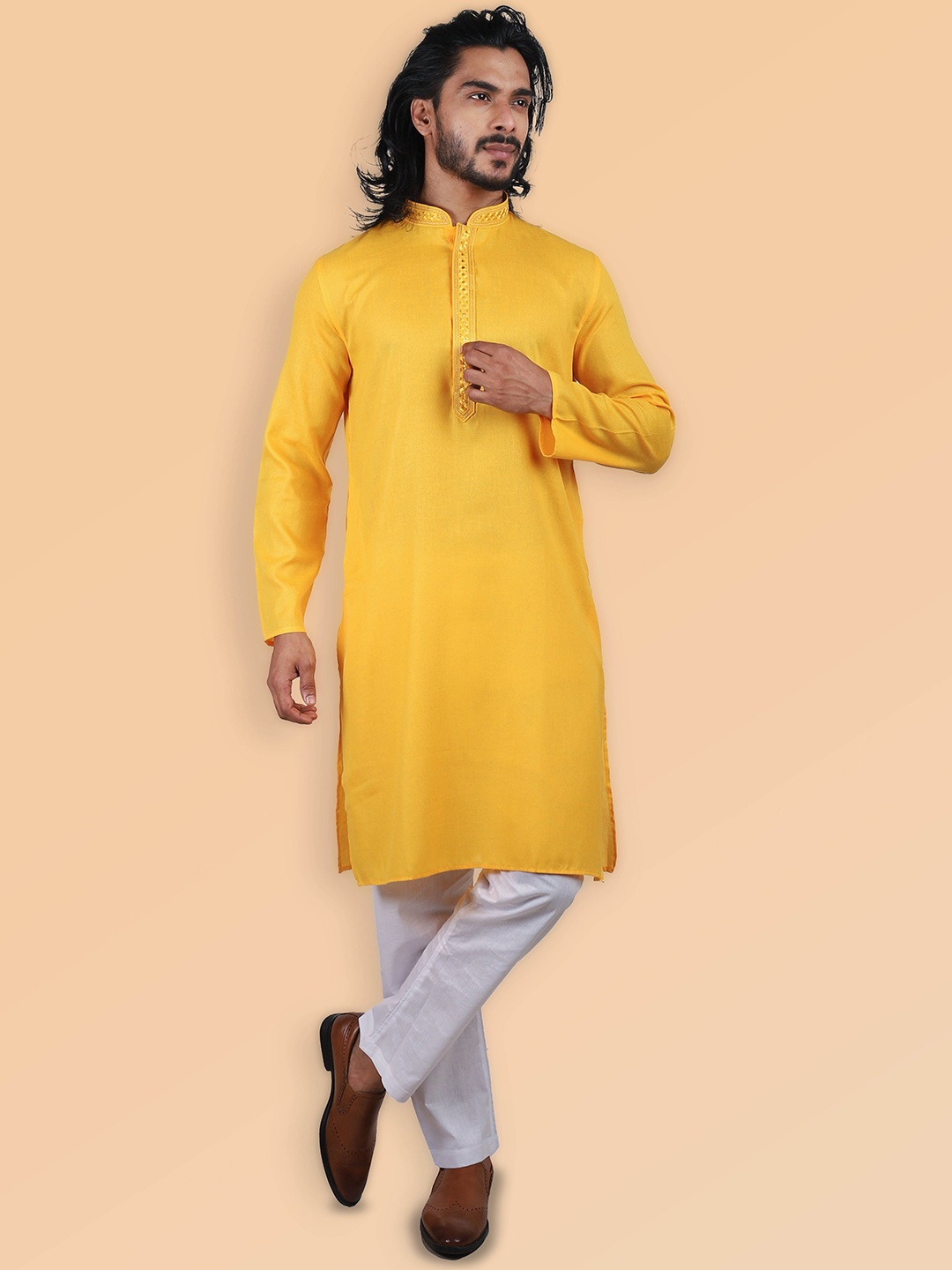 

ETHNIC FACTORY Men Embroidered Kurta, Yellow