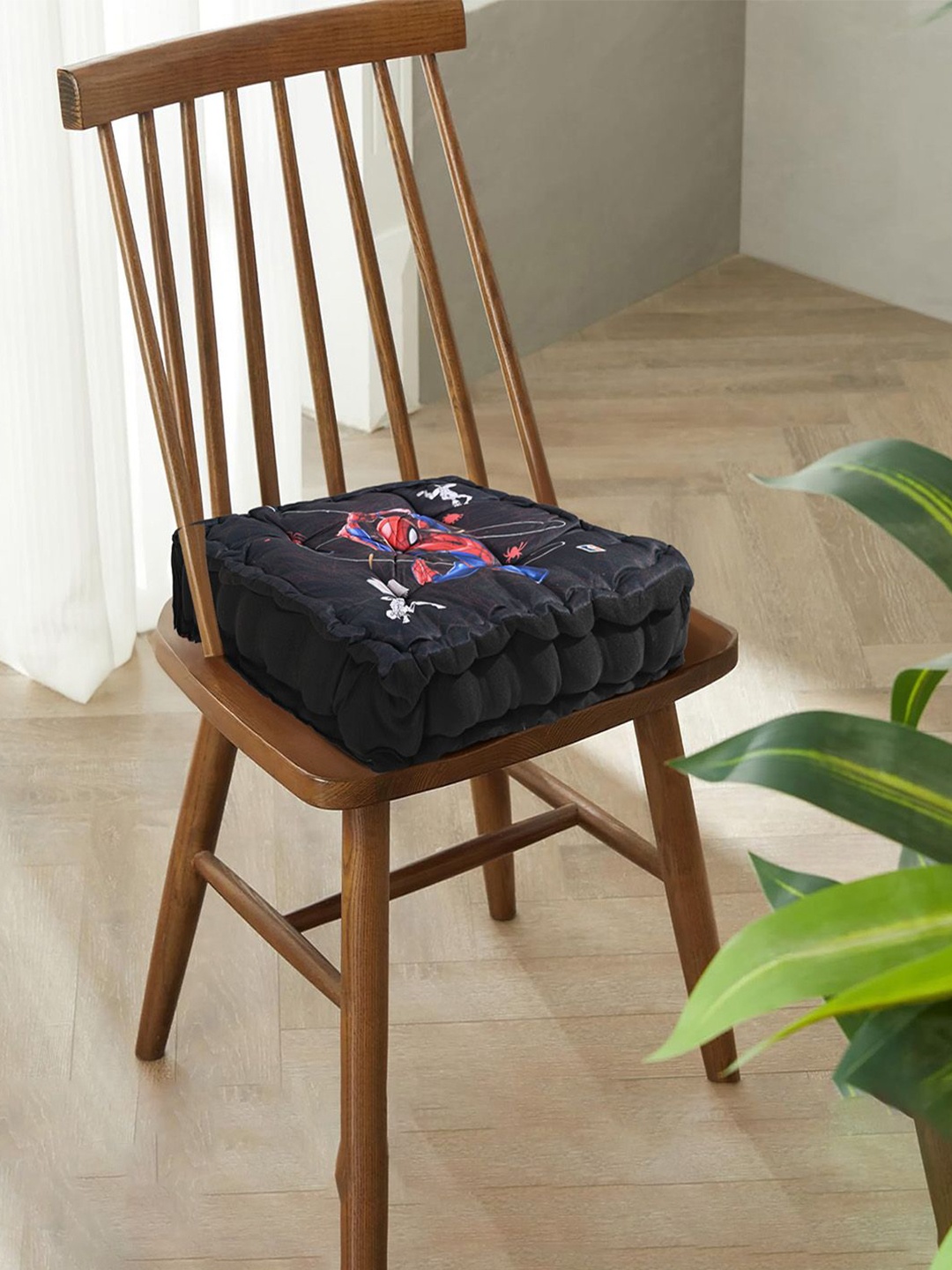 

Kuber Industries Black & Red 6 Pieces Printed Chair Pads