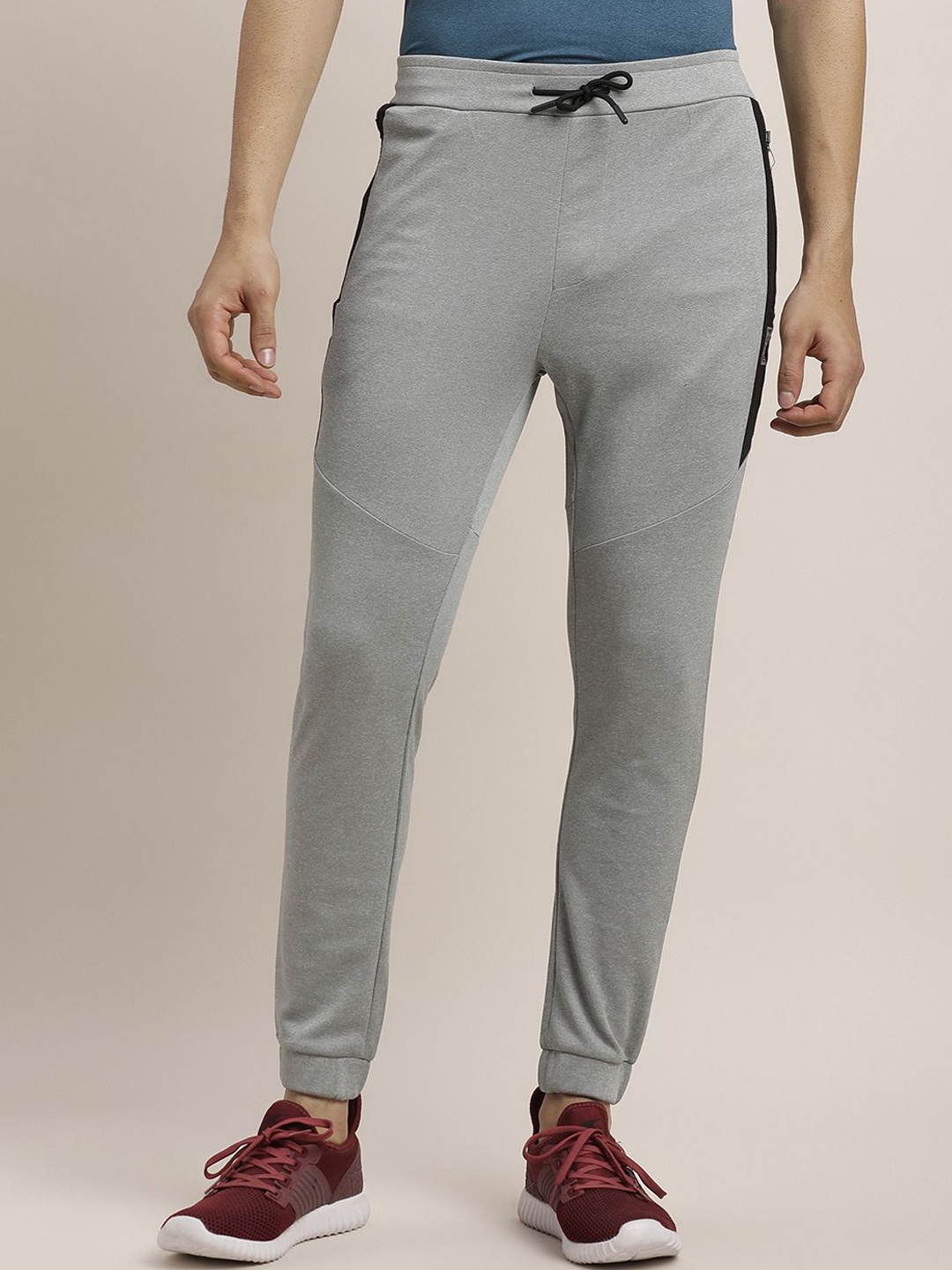 

Turtle Men Solid Mid-Rise Joggers, Grey melange