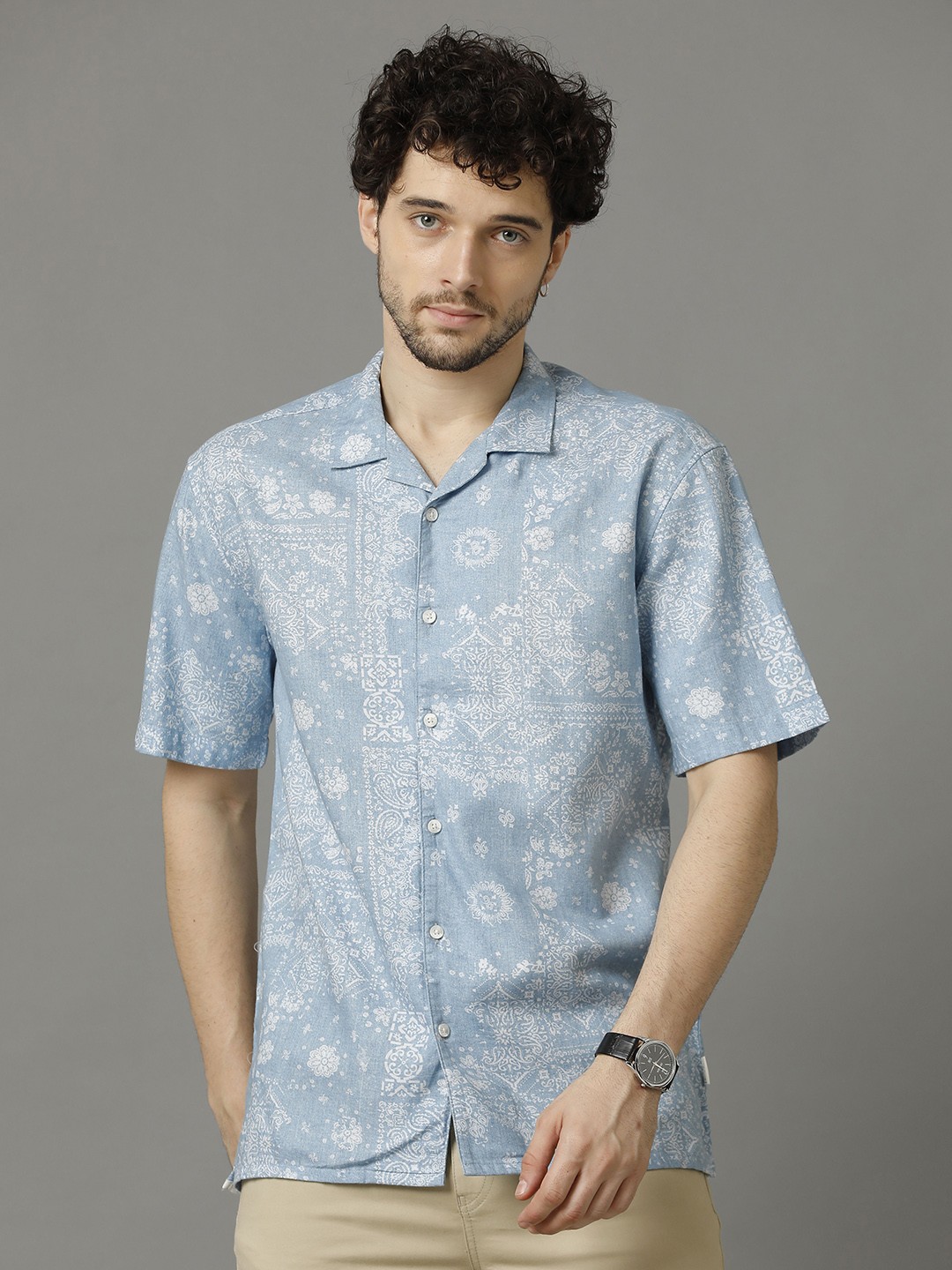

Voi Jeans Men Spread Collar Abstract Printed Cotton Casual Shirt, Blue