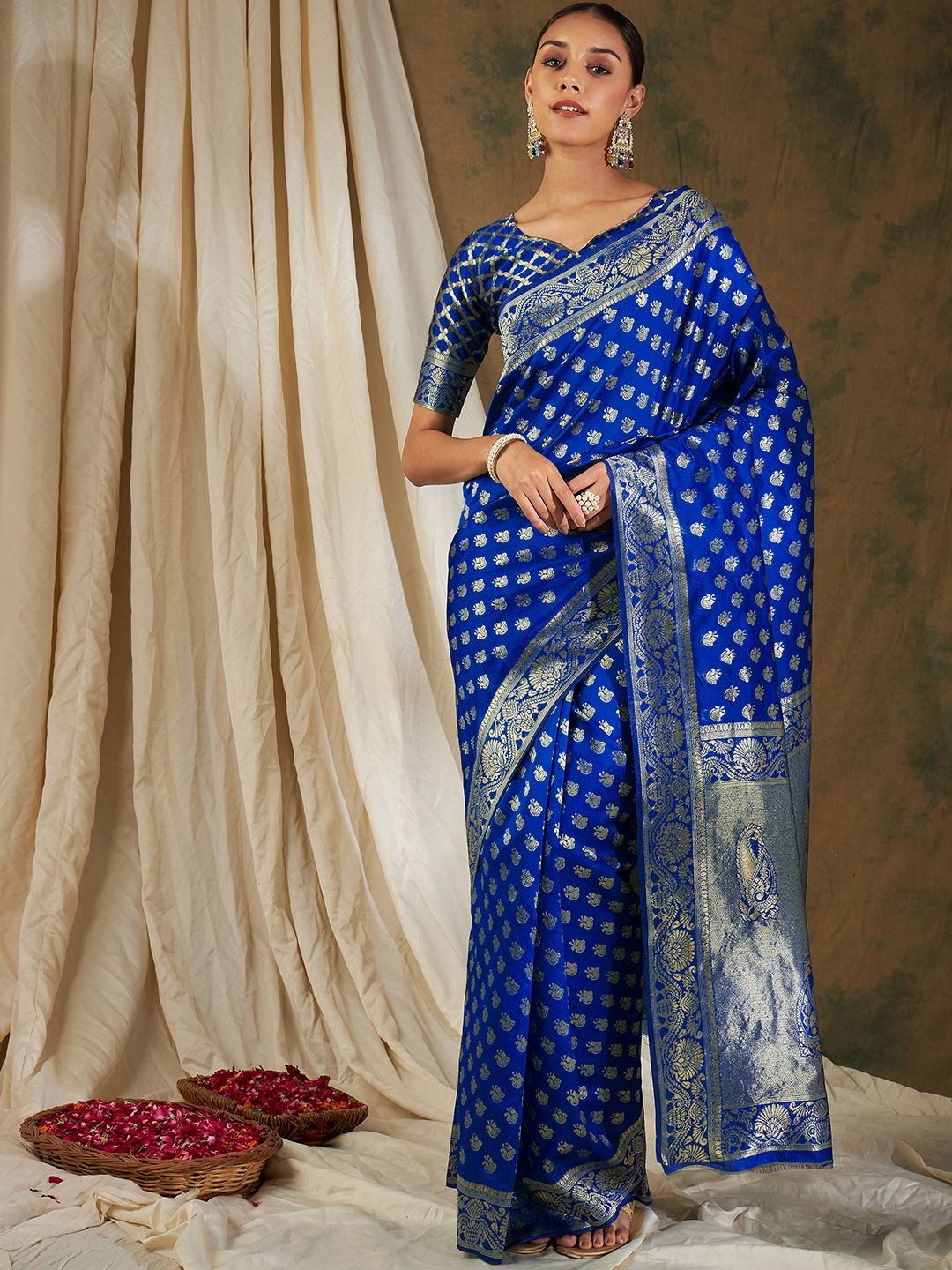 

DIVASTRI Woven Design Zari Banarasi Saree, Blue