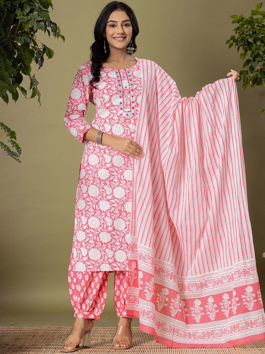 

Benaaz Women Floral Printed Embroidered Regular Kurta With Salwar & Dupatta, Pink