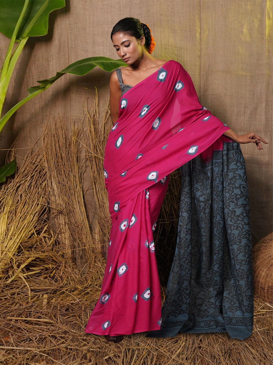 

Unnati Silks Bandhani Pure Cotton Handloom Bandhani Saree, Pink