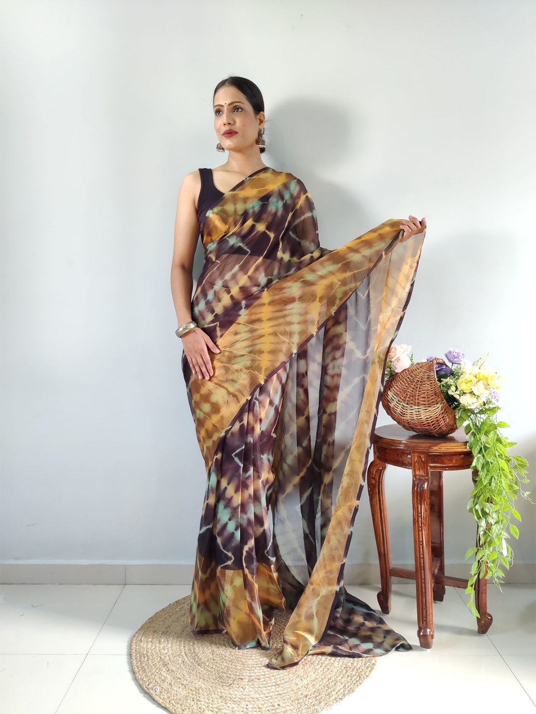 

TIEXA Abstract Printed Zari Pure Silk Banarasi Ready to Wear Saree, Black