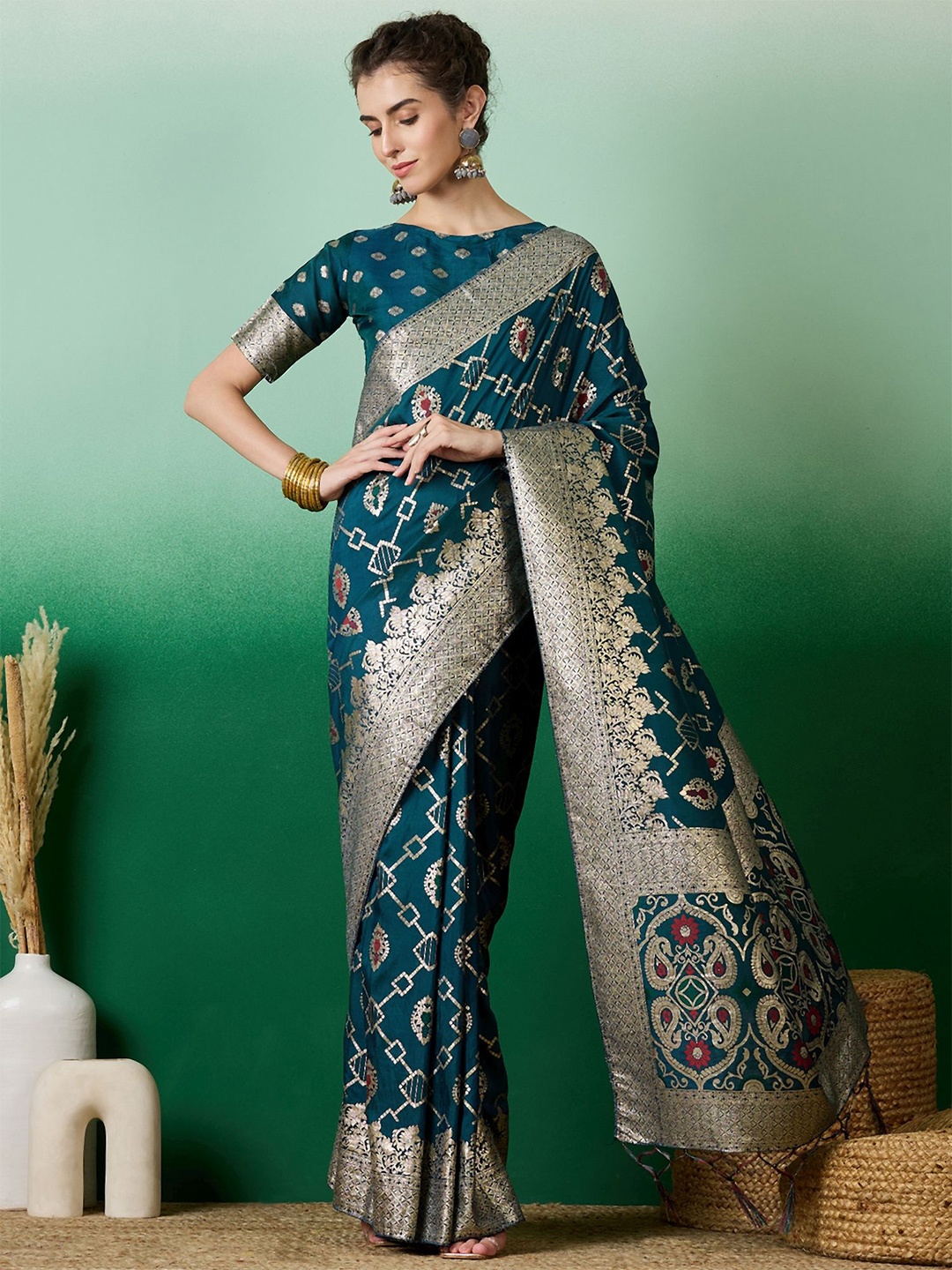 

Maroosh Floral Woven Design Zari Fusion Banarasi Saree, Teal