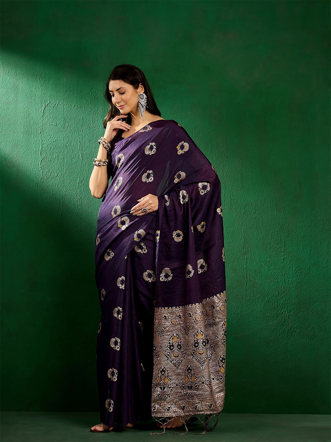 

Maroosh Woven Design Ethnic Motifs Zari Banarasi Saree, Violet