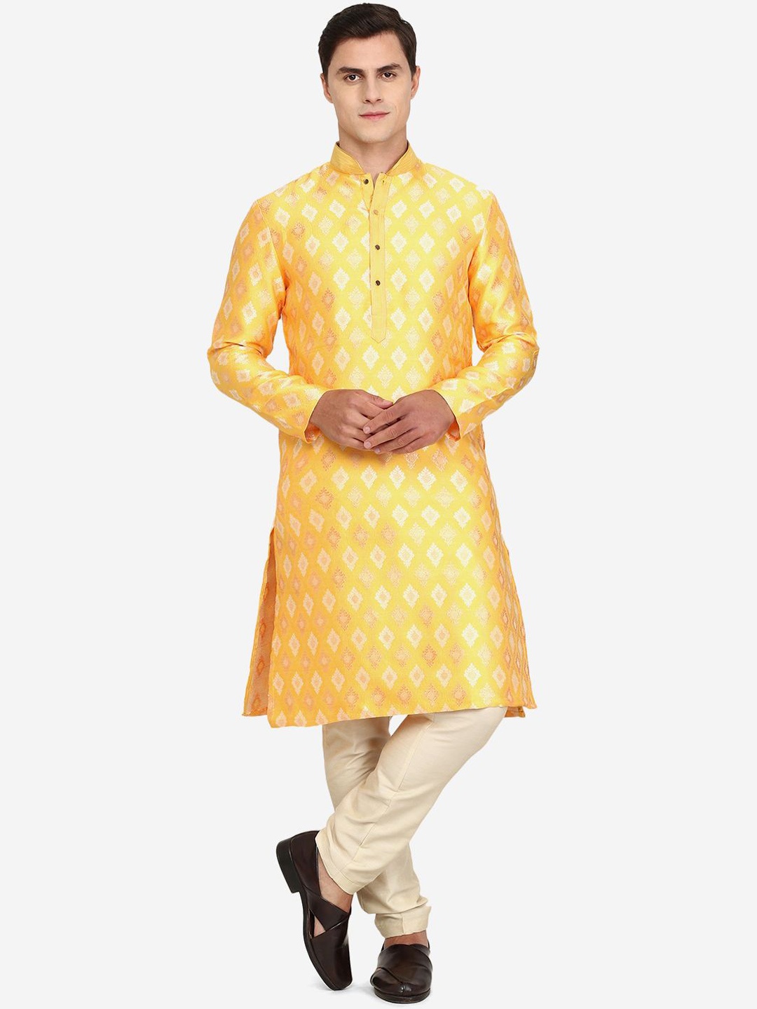 

THE KURTA COMPANY Men Thread Work Kurta, Yellow