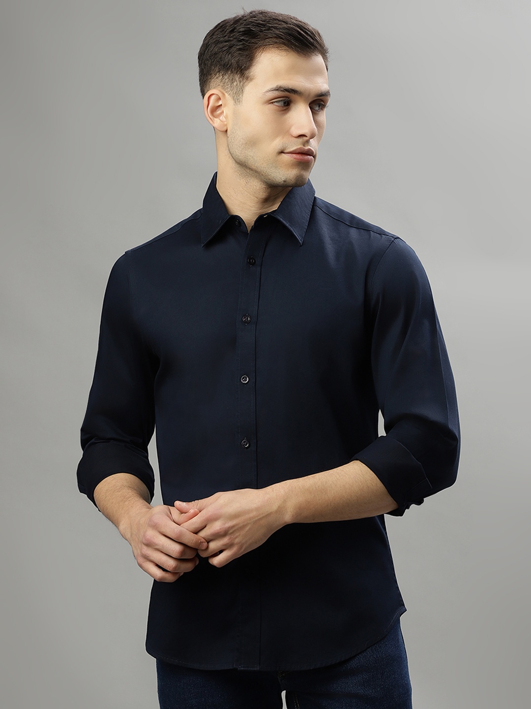 

Iconic Men Spread Collar Solid Cotton Slim Fit Casual Shirt, Navy blue