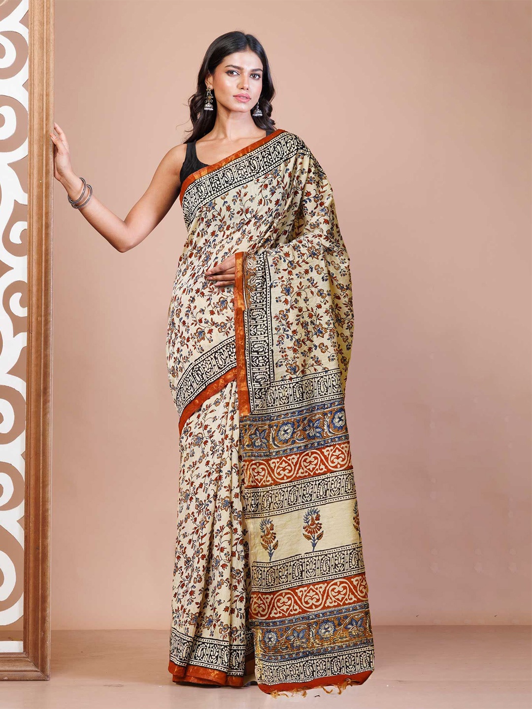 

Unnati Silks Floral Printed Zari Handloom Bagru Saree, Cream