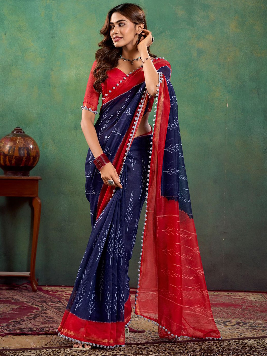 

Panzora Ethnic Motifs Printed Saree With Unstitched Blouse Piece, Navy blue