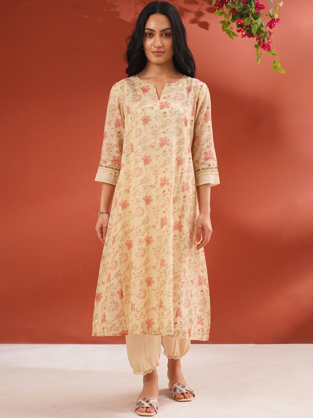 

JAYPORE Notch Neck Floral Printed A-Line Kurta Set, Off white