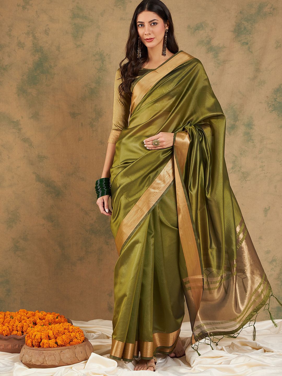 

DIVASTRI Solid Zari Organza Kanjeevaram Saree, Green