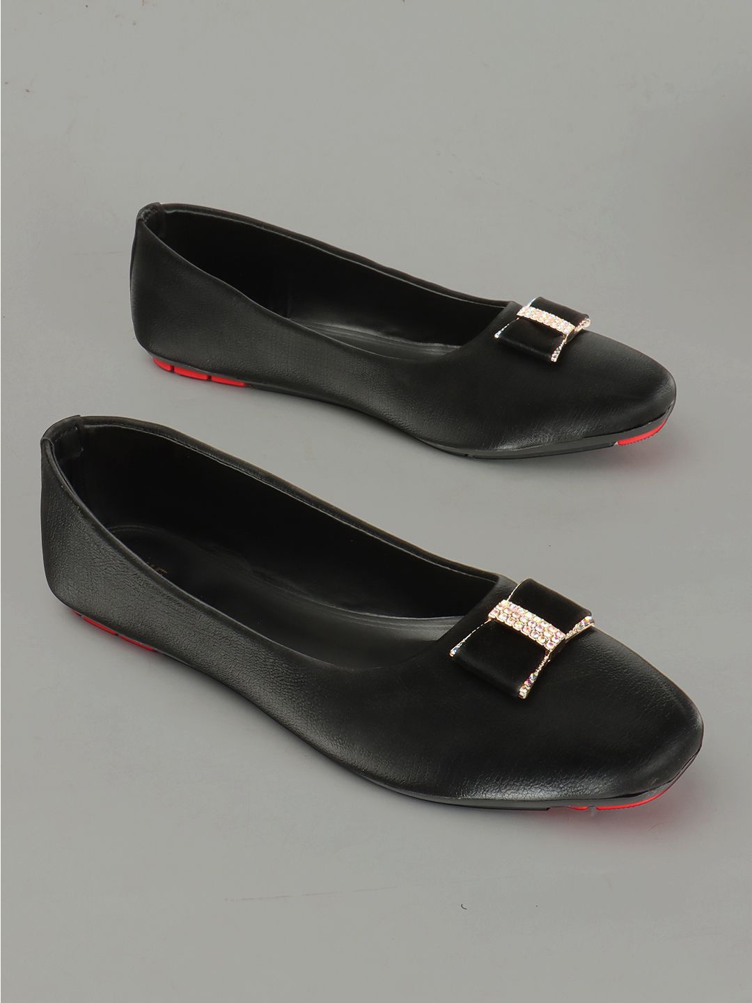

Lavie Women Round Toe Ballerinas Flats, Black