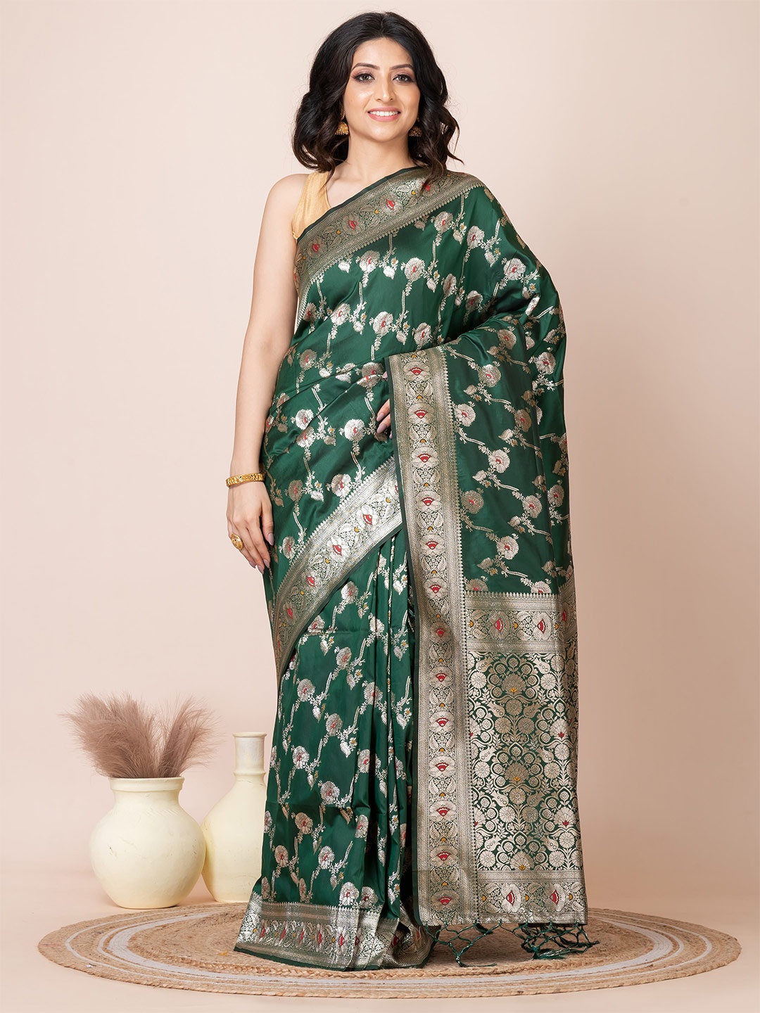 

Laa Calcutta Ethnic Motifs Woven Design Zari Banarasi Saree, Green