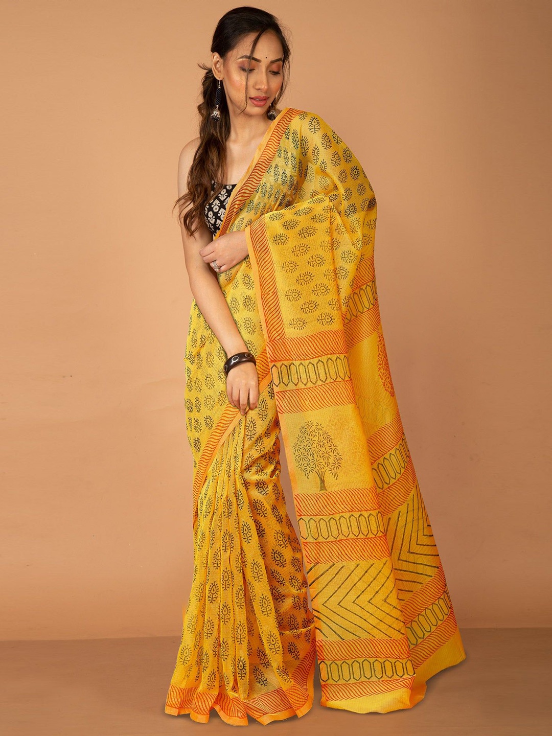 

Unnati Silks Floral Supernet Handloom Block Print Saree, Yellow