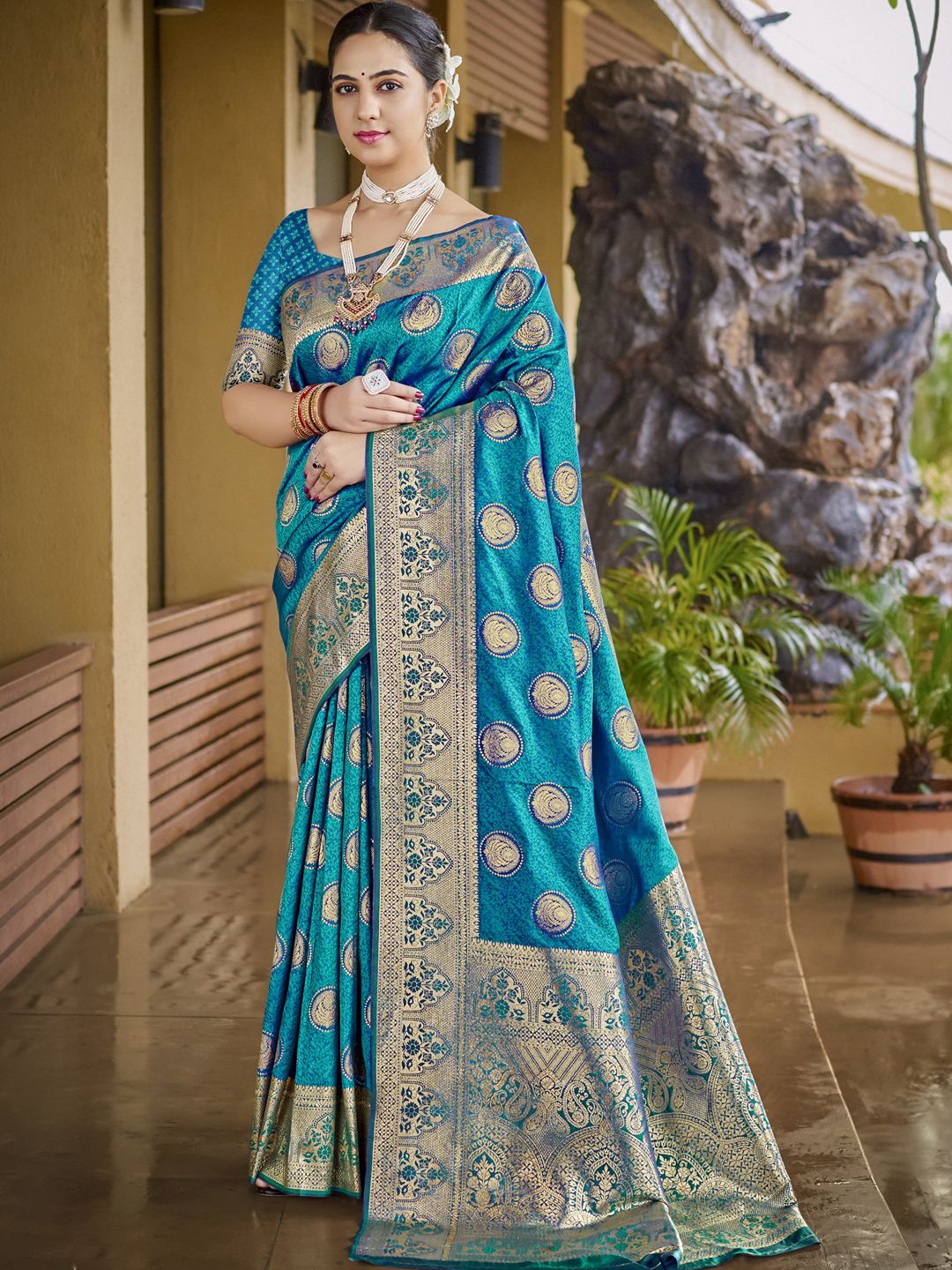 

SANGAM PRINTS Woven Design Zari Tussar Saree, Blue