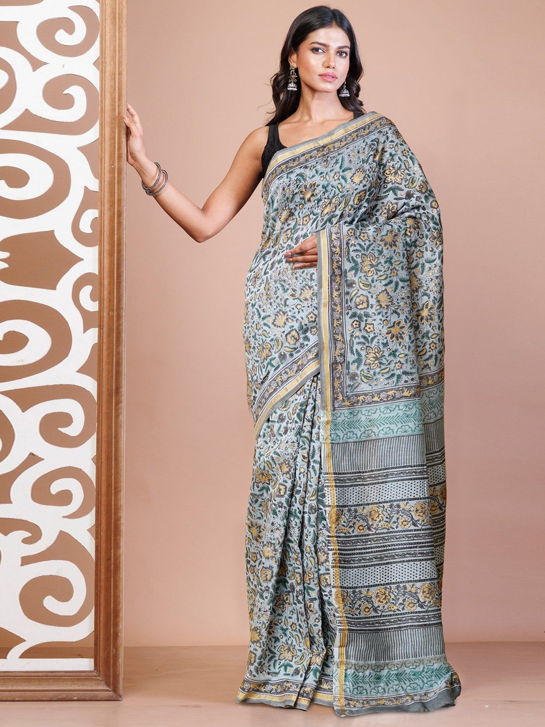 

Unnati Silks Floral Zari Handloom Chanderi Saree, Grey