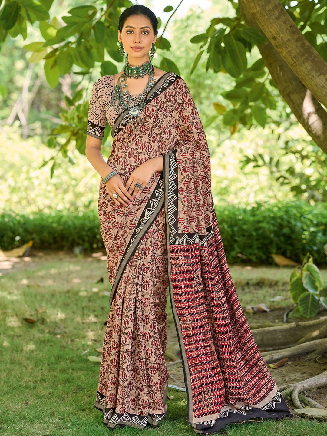 

Mitera Ethnic Motifs Zari Block Printed Saree, Beige