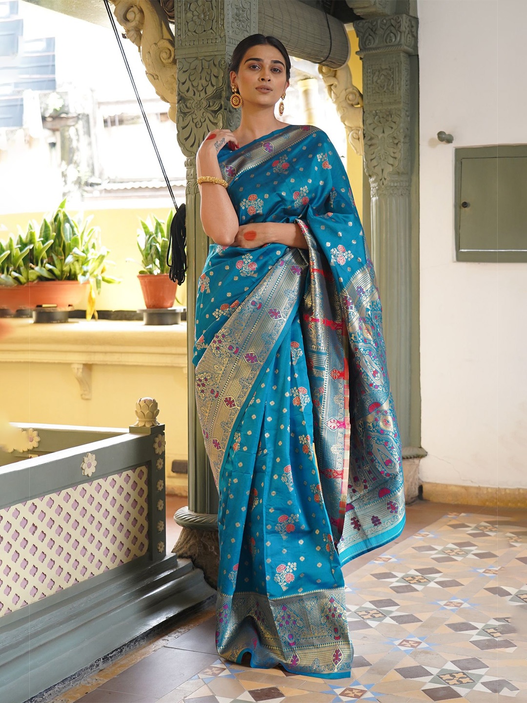 

Subham Woven Design Zari Traditional Kanjeevaram Saree, Turquoise blue